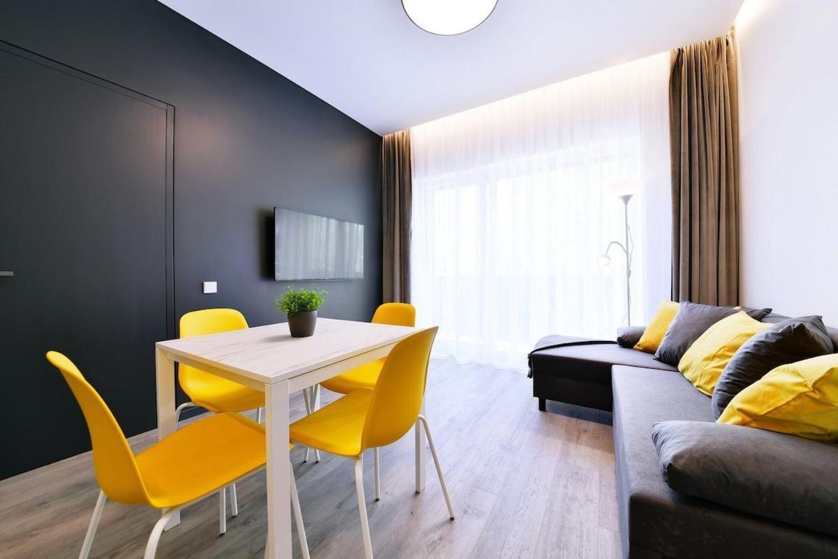 New Apartment In Good Location With Terrace Kaunas Extérieur photo